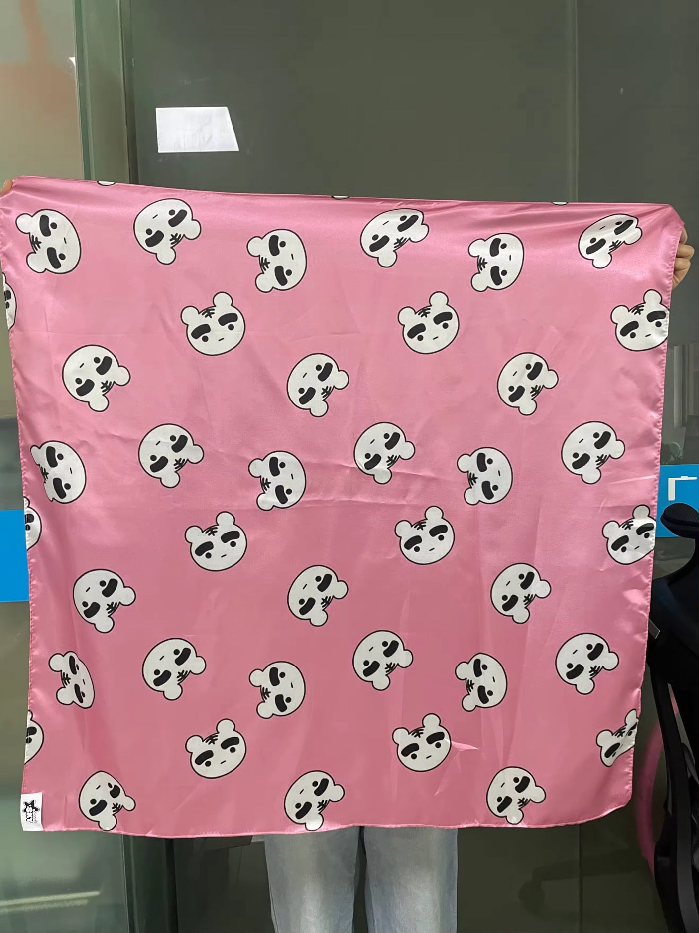 Snow tiger satin scarf
